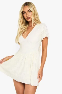 Dresses^Nasty Gal Burnout Floral Puff Sleeve Skater Dress |