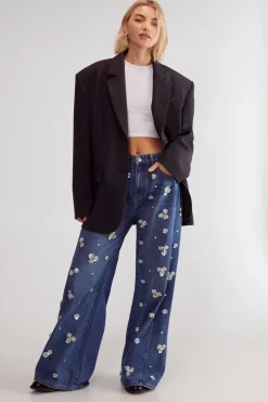 Festival Outfits|Festival Outfits^Nasty Gal Embellished Flower Applique Jean |