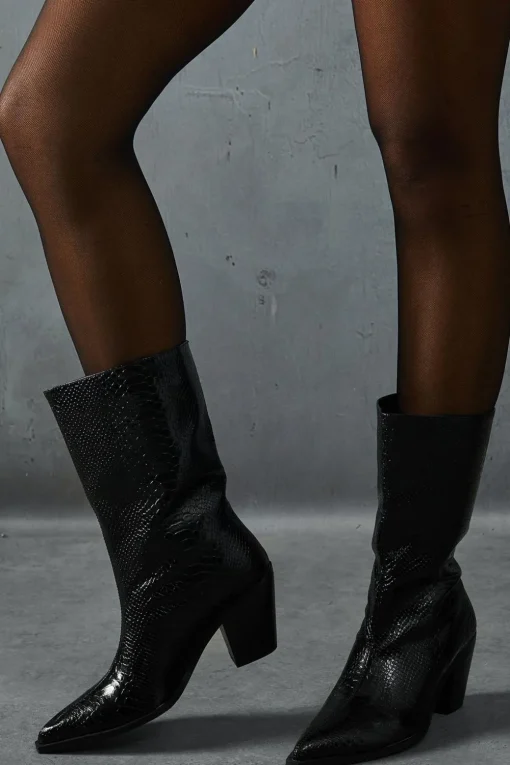 Cowgirl^Nasty Gal Patent Croc Low Heel Cowboy Boots |