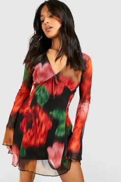 Dresses^Nasty Gal Petite Blurred Floral Mesh Flare Sleeve Dress |
