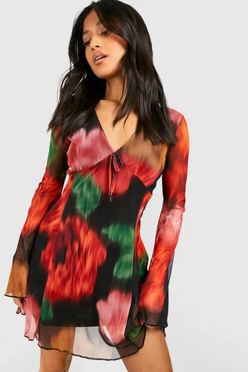 Dresses^Nasty Gal Petite Blurred Floral Mesh Flare Sleeve Dress |