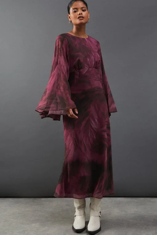 Dresses^Nasty Gal Printed Chiffon Slash Neck Cross Back Godet Sleeve Midi Dress |