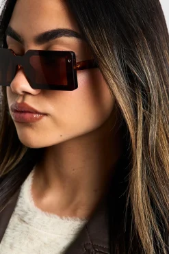 Sunglasses^Nasty Gal Tortoiseshell Frame Square Sunglasses |
